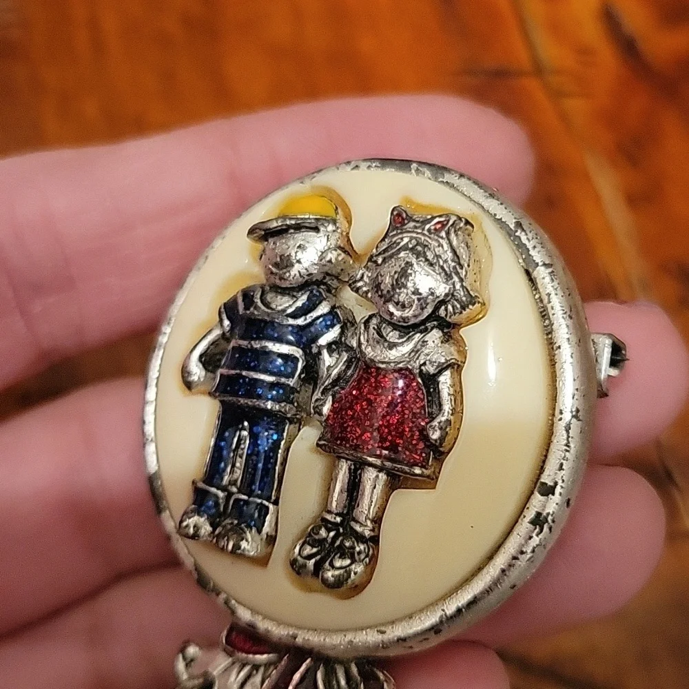 Vintage Brooch‎